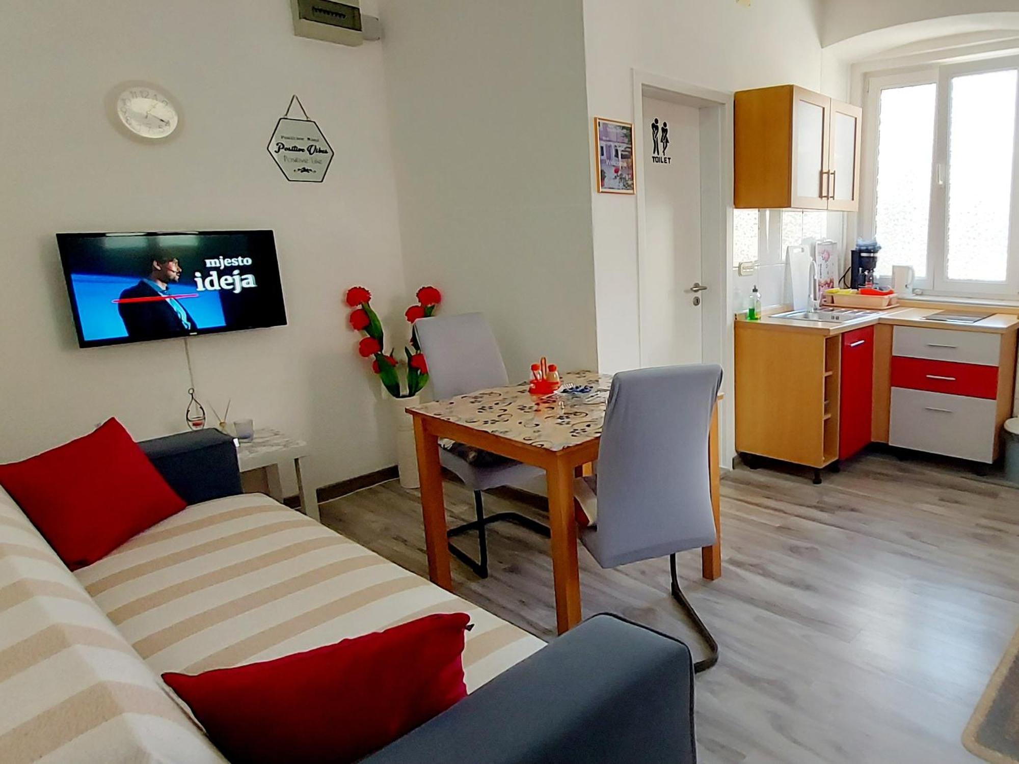Ema & Sea Apartment'S With Free Private Parking 普拉 外观 照片